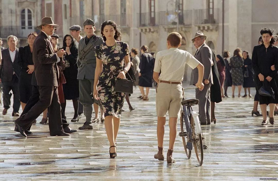 迪丽热巴同款裙子穿搭,迪丽热巴的裙子穿搭