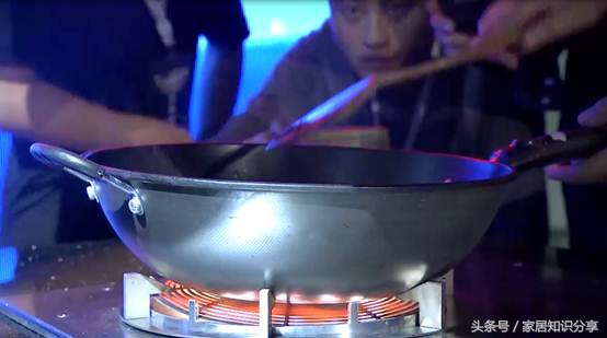 电焰灶和燃气灶哪个省钱,家用燃气灶和电厨灶的区别