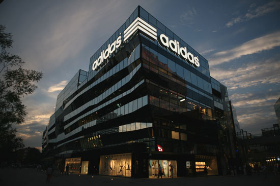 为何说穷耐克富阿迪,富阿迪穷耐克顺口溜