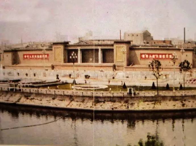 海河中心广场，天津消失的苏式主席台，曾是哏都消夏胜地