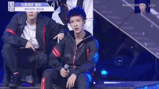 张艺兴朱正廷练舞,朱正廷张艺兴偶练互动