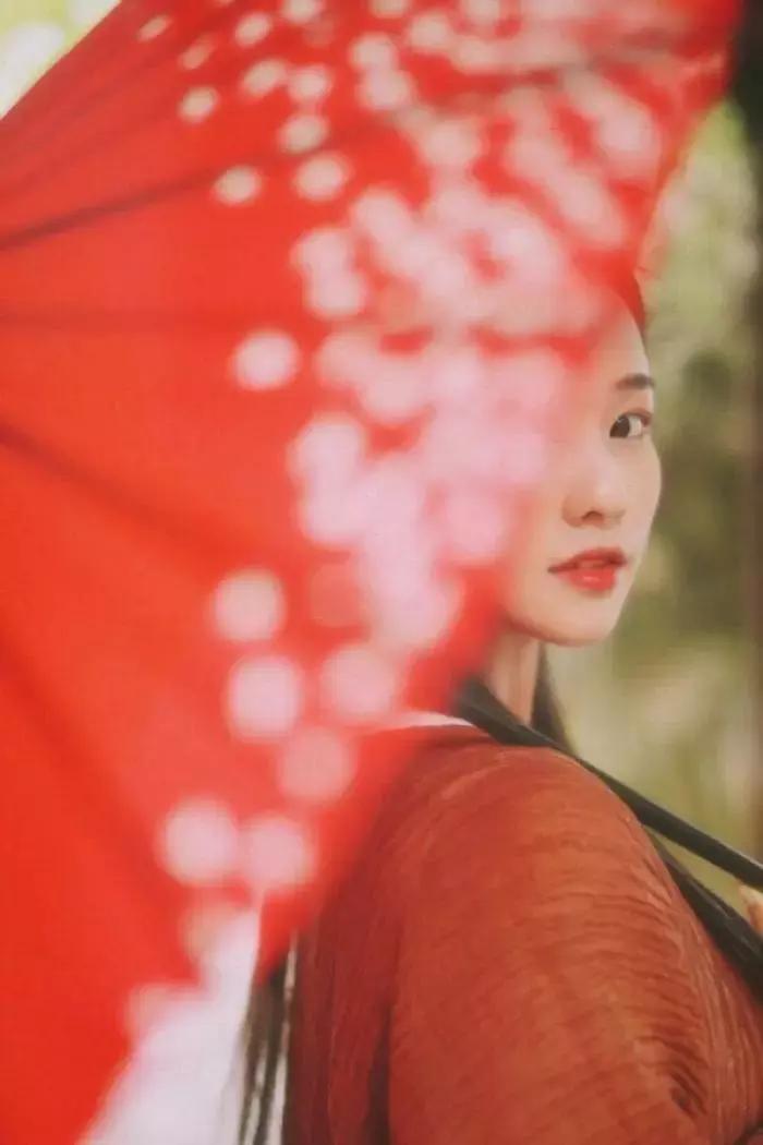 优雅的女人如诗,优雅别致散发着淡淡的女人香