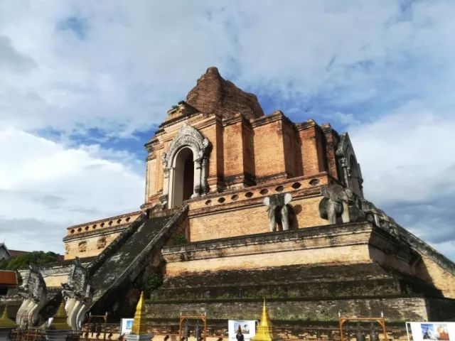 君行体验官专栏丨他在佛之国度,邂逅了一场浪漫