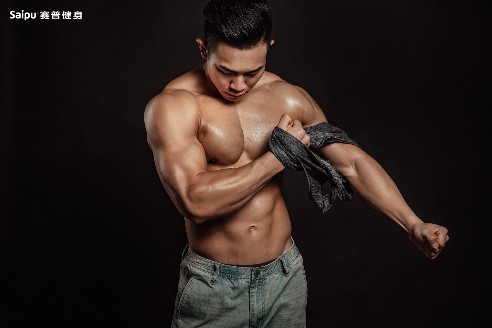 在家哑铃练背动作,哑铃抗阻力在家锻炼动作