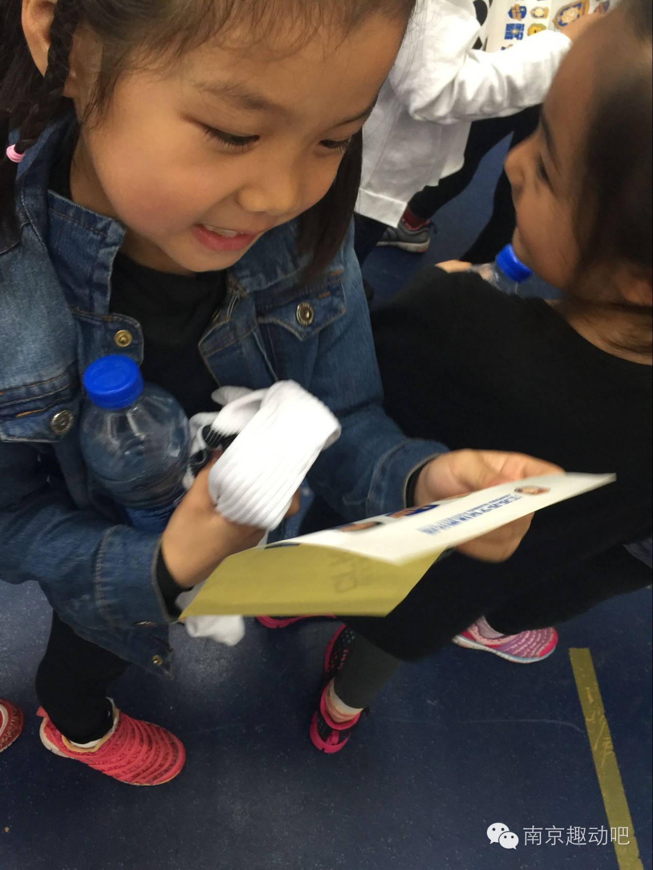 雨花区中小学生足球,南京雨花实验小学足球队视频