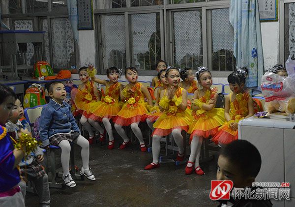 宝宝乐幼儿园举办2016年“童心童梦爱我中华”庆六一文艺汇演(一)