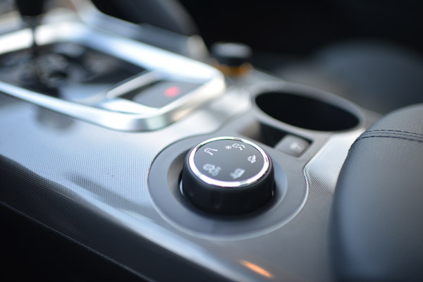 试驾新东风标致3008:首次搭载ADAS是一种怎样的体验?