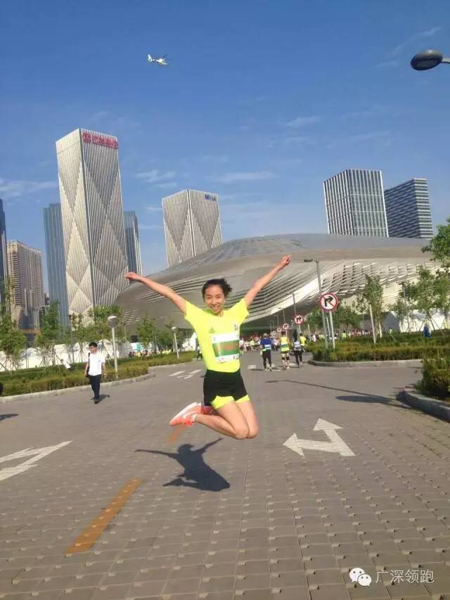 别人的女朋友都在为你加油,大连美女嗨翻马拉松赛场