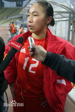 她被教练骂为“女球霸”，“刘爱玲接班人”，中国女足的花木兰！