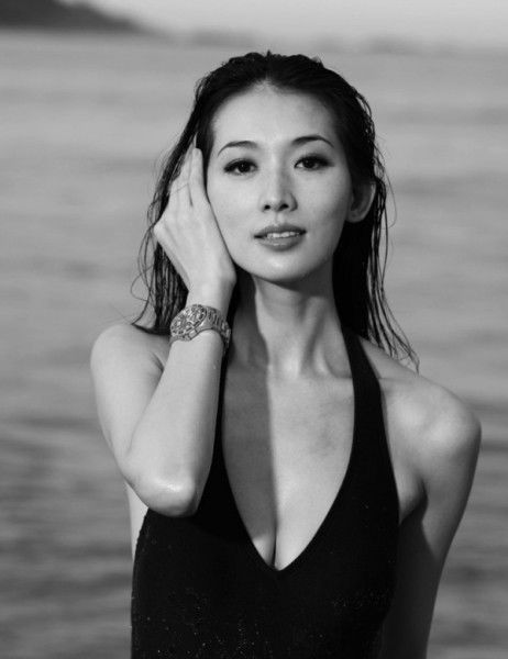 明星保险很独特，秦海璐的单眼皮容祖儿的声带林志玲的胸