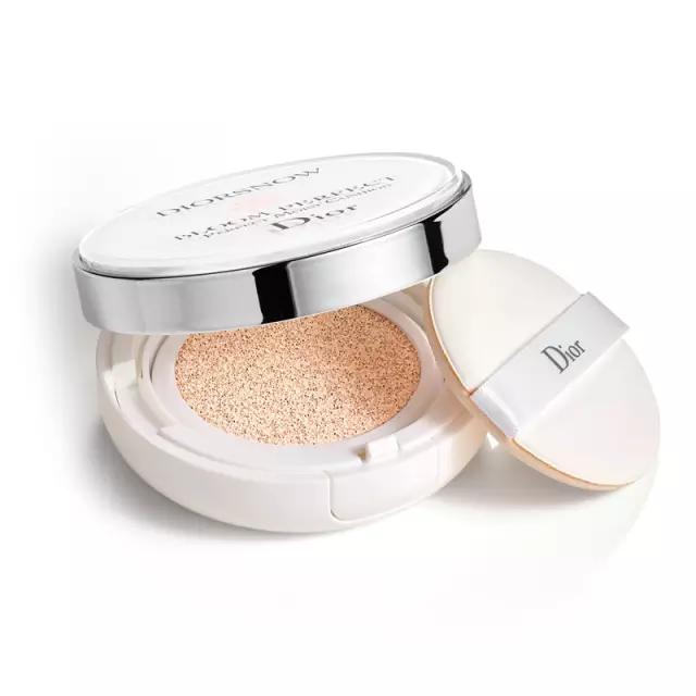 有几种品牌气垫,好几种色的气垫