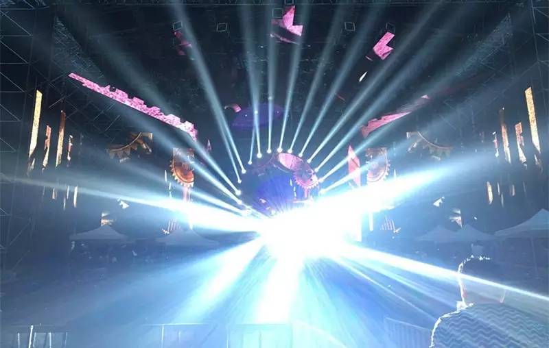 李健才是优质偶像,李健总是装作很有文化的样子