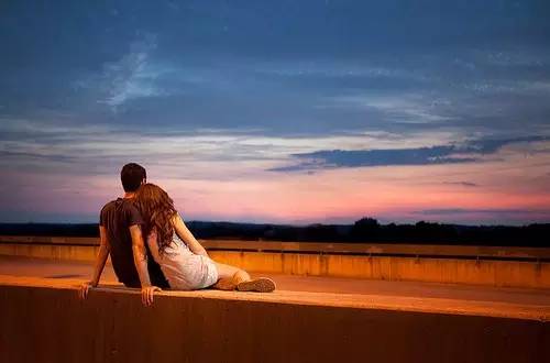 每个人都有一场爱恋朗读,每一个人都有一段刻骨铭心的爱恋