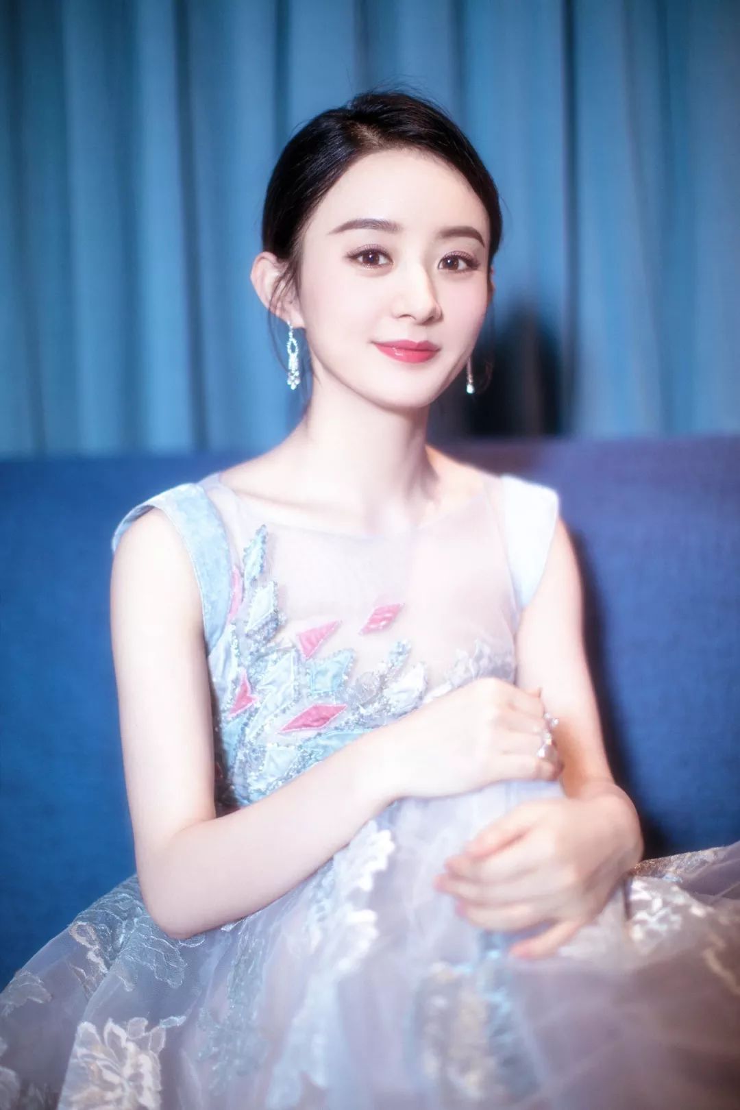 赵丽颖是怎么让脸变薄的,赵丽颖脸是不是有点变了