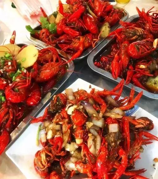 第一批吃小龙虾视频,第一个吃小龙虾的人