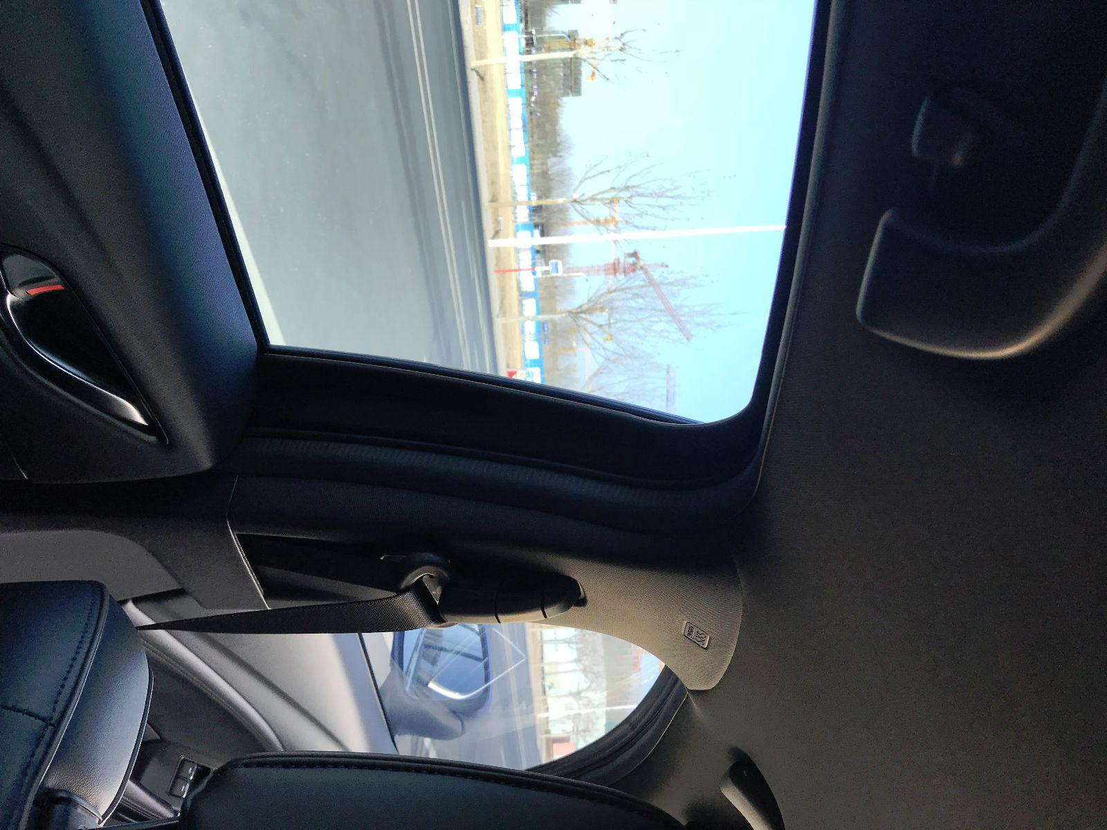 18款银色阿特兹2.5尊崇版二手车,银色阿特兹实车