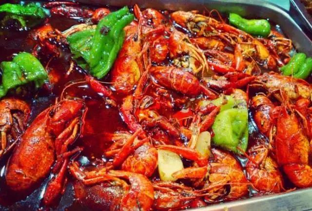 第一批吃小龙虾视频,第一个吃小龙虾的人