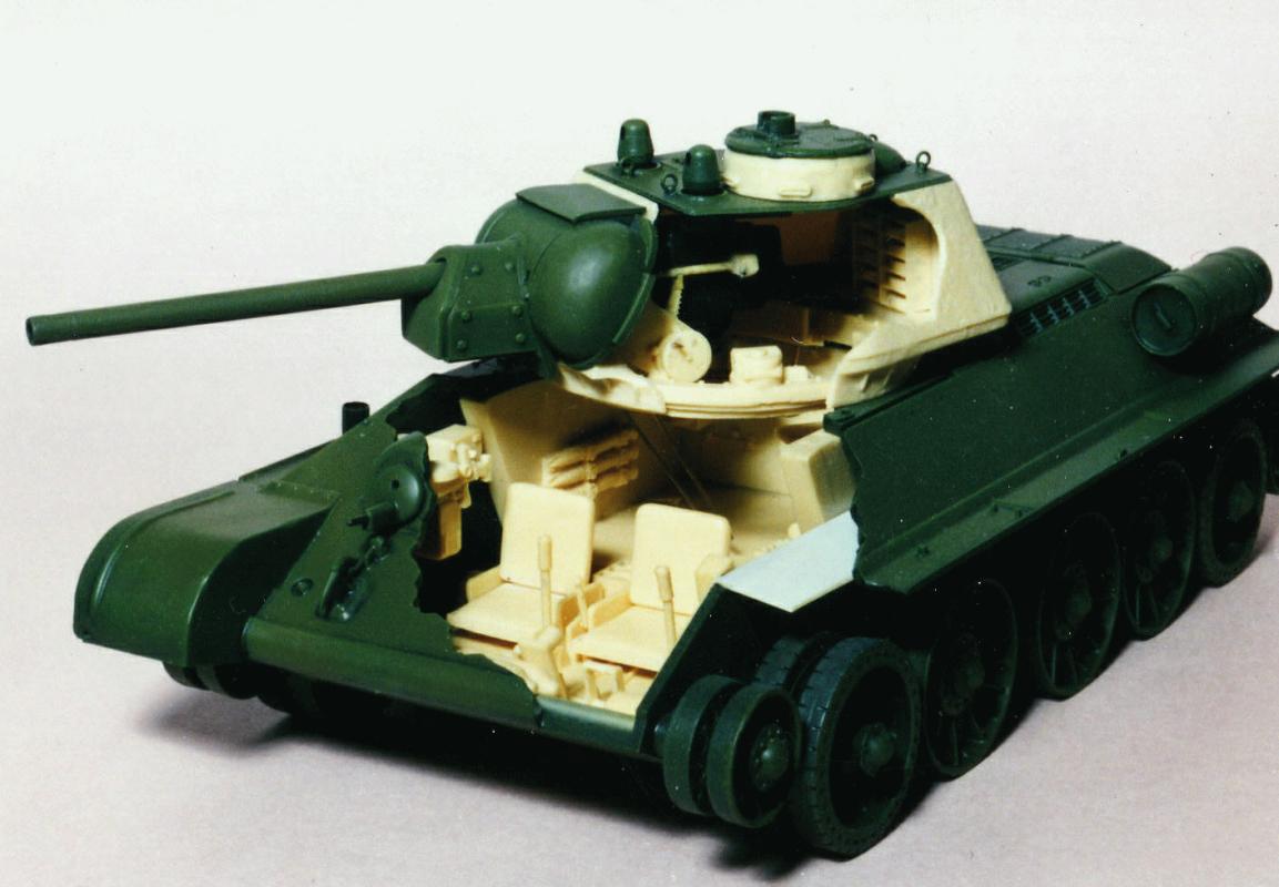 二战最优秀的T-34坦克性能如何？在设计上存在缺陷？炮塔太狭窄