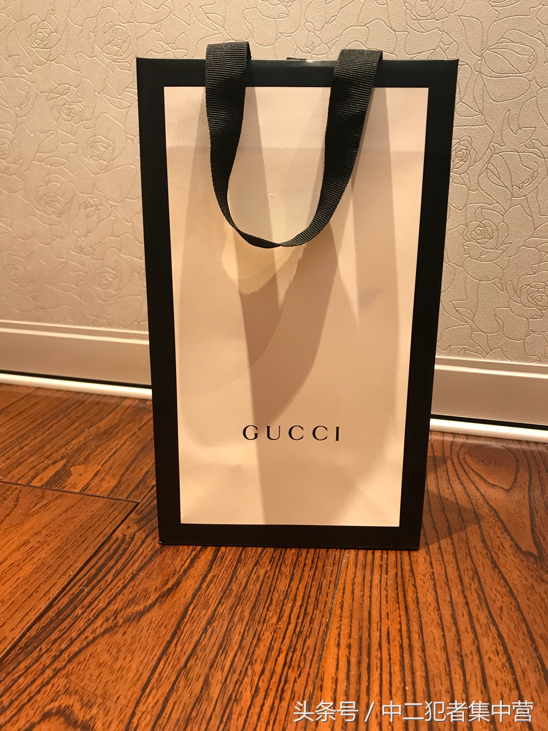 gucci经典围巾怎么选,拿到gucci检查什么