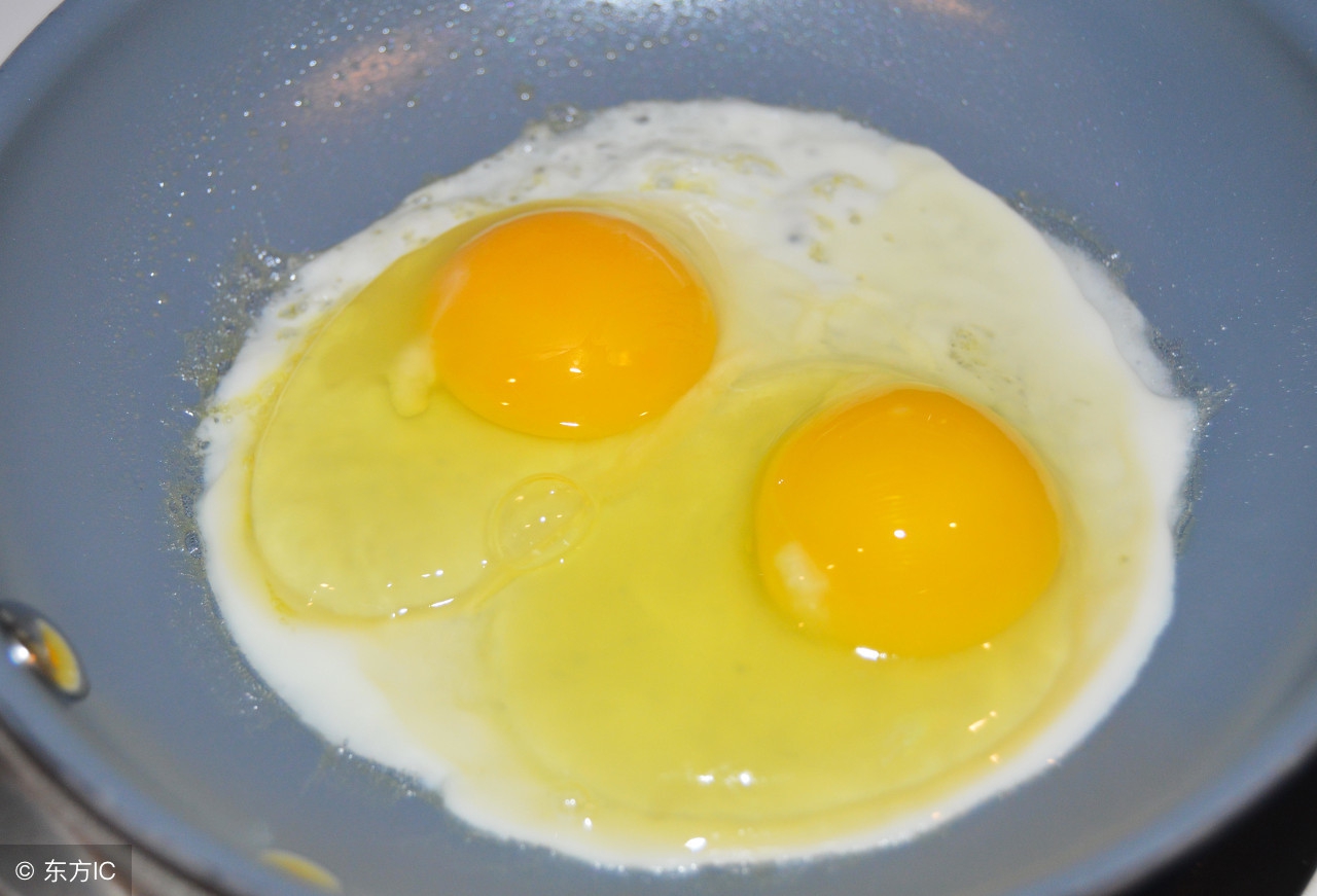 生活小窍门包包修复教程,白色小羊皮包包脏了怎么清洁