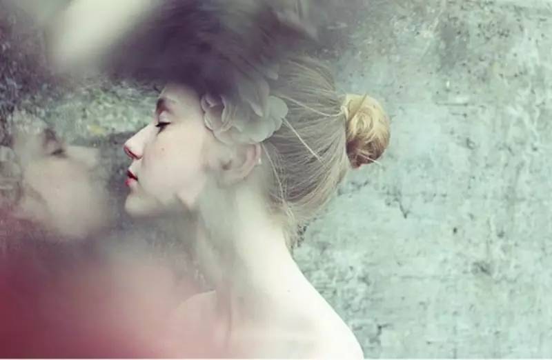 每个人会遇到一段刻骨铭心的爱,每个人都有一段爱恋用情很深