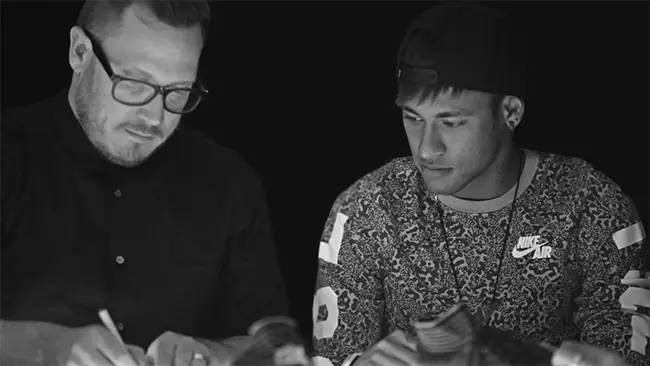 球鞋的夜光底,adidasyeezyboost750gum