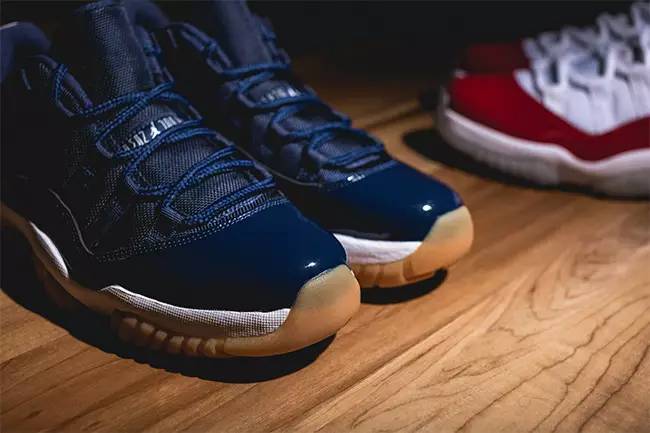 球鞋的夜光底,adidasyeezyboost750gum