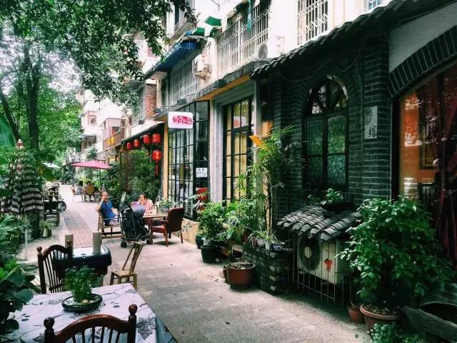 成都麓湖生态城美食街,成都有哪些大学城美食街