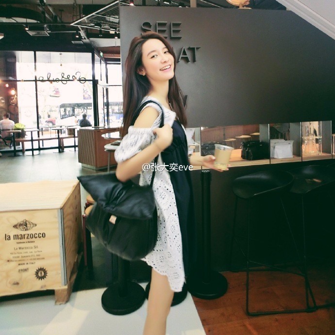 今年爆款网红风衣,网红风衣多少钱