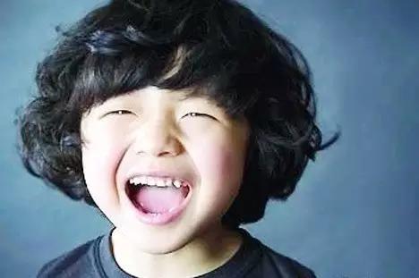 换牙牙齿从里面长出来并且歪了,换牙期牙齿没掉新牙长歪了怎么办