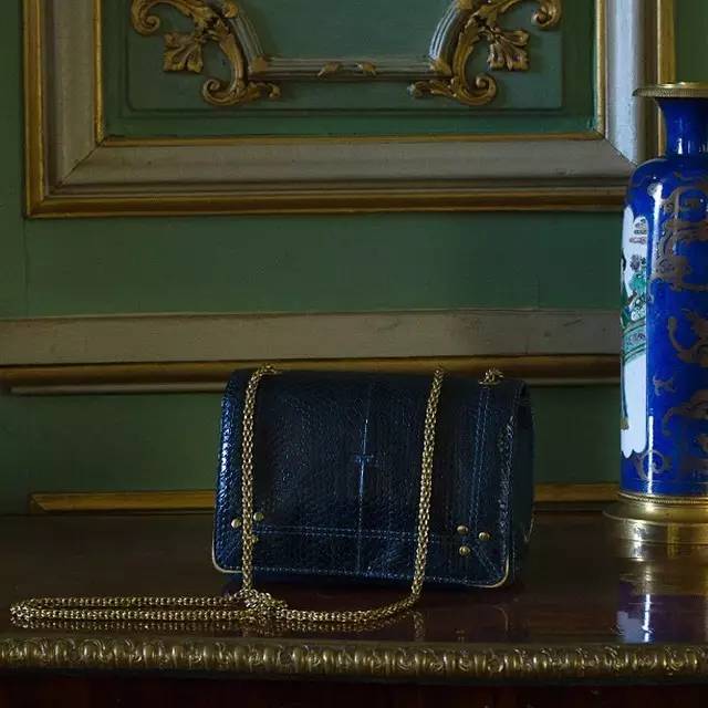 小众和大牌包哪个好用 (好看不贵的小众包实力种草)