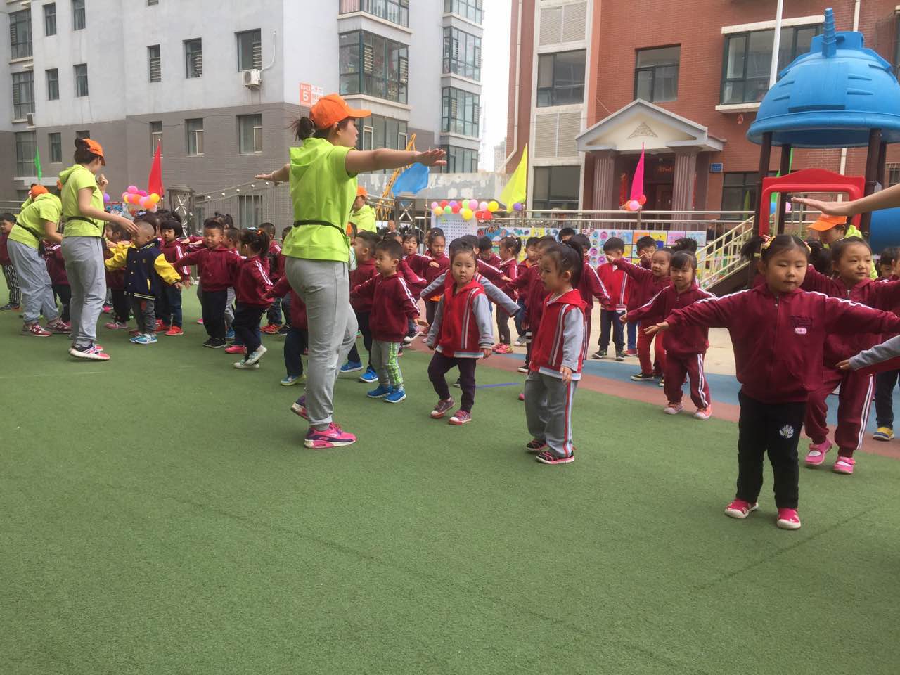 趣味横生,欢乐不断——东大景泰幼儿园举行“六一亲子运动会”!