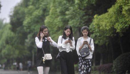 大学lol陪玩,女性陪玩lol