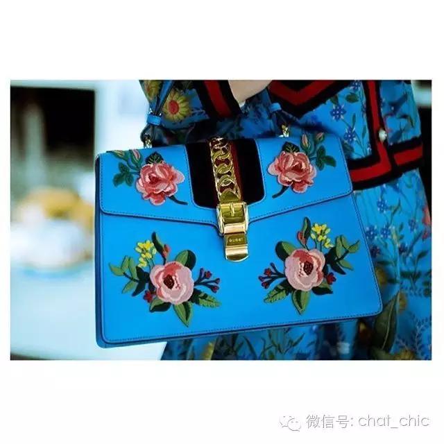 2009伦敦时尚时装走秀,在教堂走秀