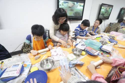 政府买单孩子喜欢哈市小学生家长：给三点半课后服务点赞