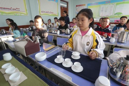 政府买单孩子喜欢哈市小学生家长：给三点半课后服务点赞