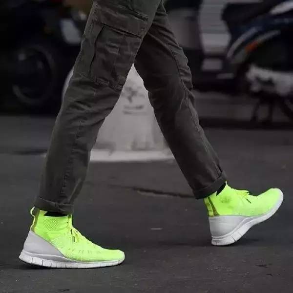 赵云单挑吕布出什么装备,吕布和赵云对抗路