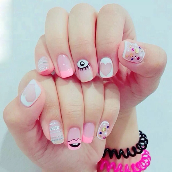 红色指甲油配哪种颜色指甲油好看,两种颜色的指甲油搭配技巧