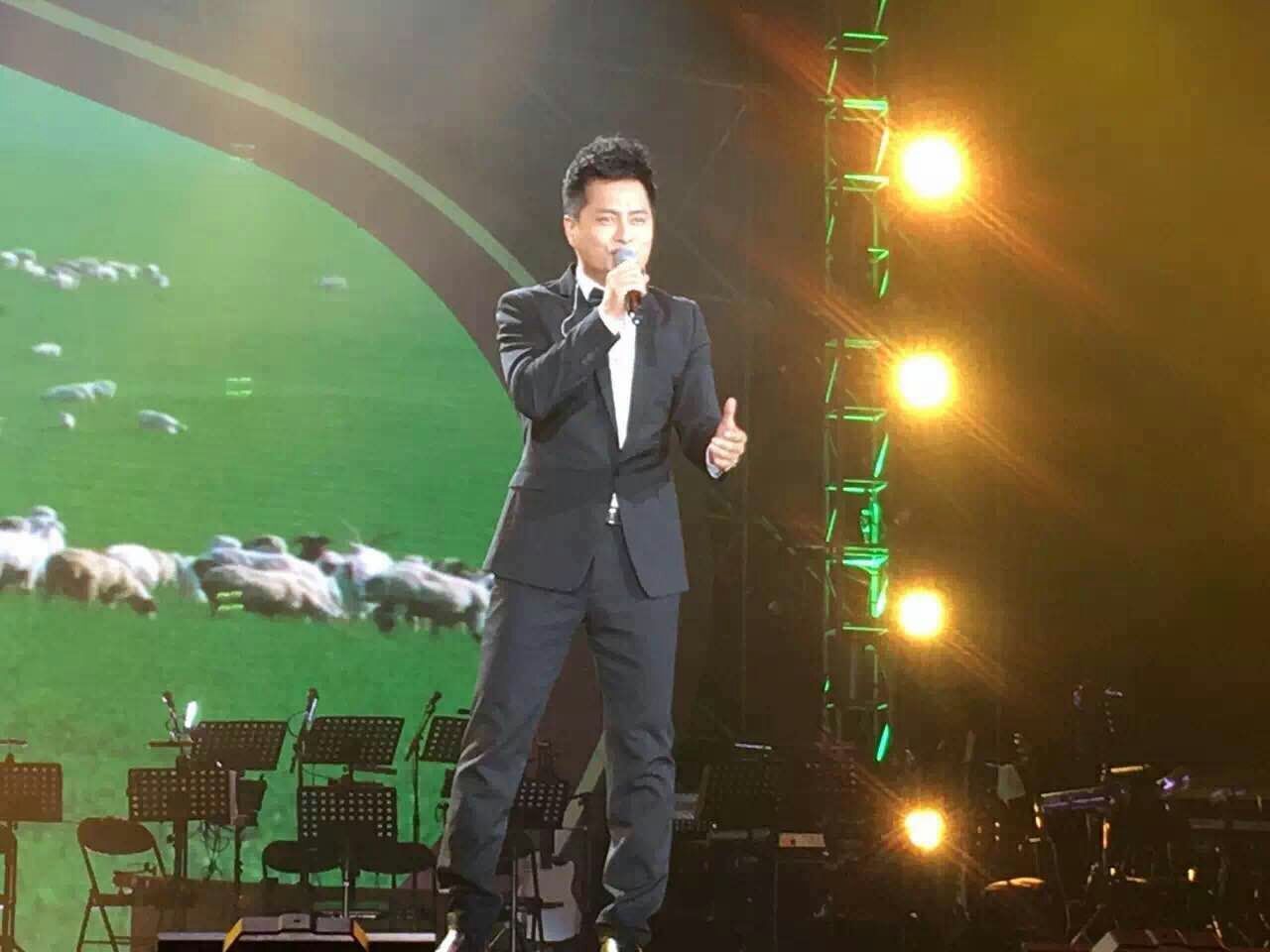 乌兰图雅王丽达演唱会40首连唱,乌兰图雅套马杆2020群星演唱会