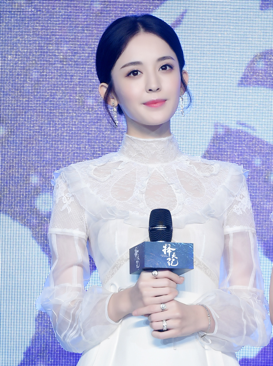 鹿晗择天记献荧幕初吻,鹿晗电视剧择天记哪一年播出的