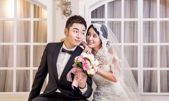 他是甄嬛传最长情的男人，第一部戏拿下杨幂，被叶璇猛追又抛弃