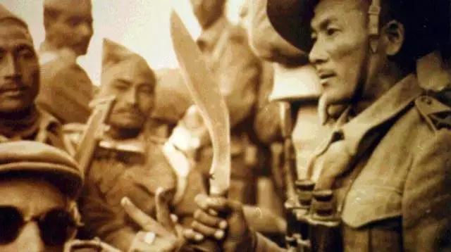 冷兵器尼泊尔刀实战,尼泊尔弯刀和中国剑