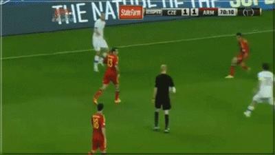 他被称球场莫扎特，酷似张杰曾陷招妓丑闻，35岁国家队最后一战