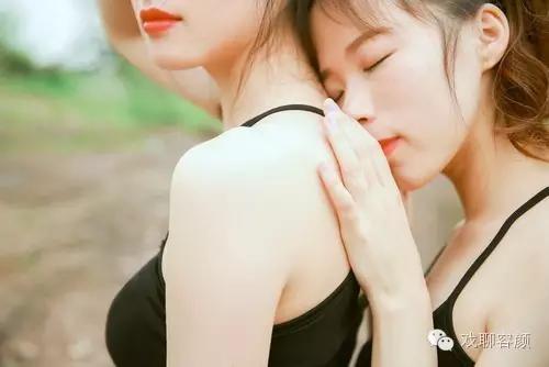 前胸后背长痘痘擦什么药,前胸后背长痘痘是螨虫吗