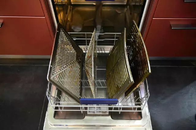 清洗油烟机滤网好方法,老款油烟机滤网清洗小窍门