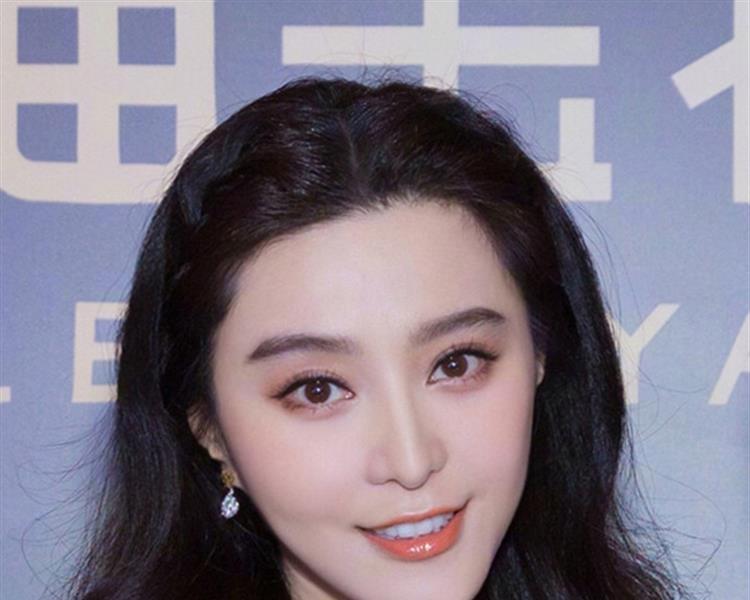 当小鲜肉都开始浓妆艳抹女明星都换上了高段位裸妆