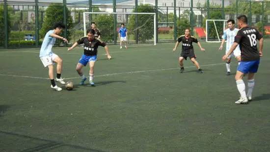 新手踢球要注意哪些事情,踢球该注意的细节