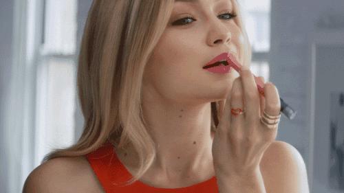 今年最流行包包手提袋,今年流行的购物袋包