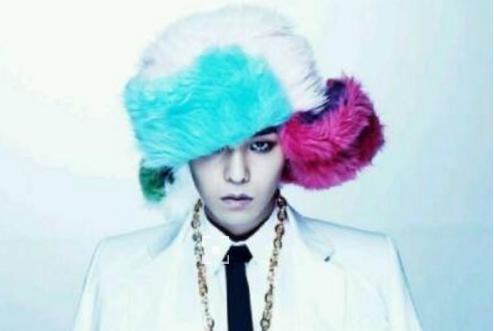 权志龙穿女款是要上天?一只来自意大利的小怪兽「FENDI」