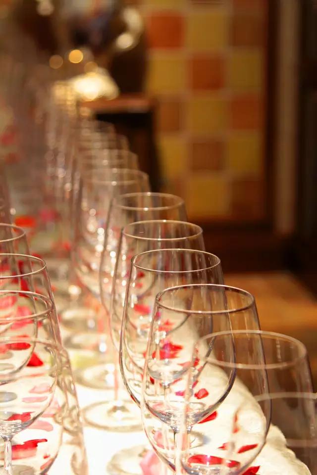 普通人买不起的奢侈品,高端餐饮会所的消费群体